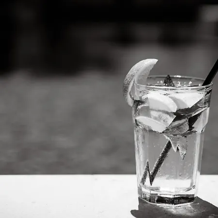 Complex Duni מלון