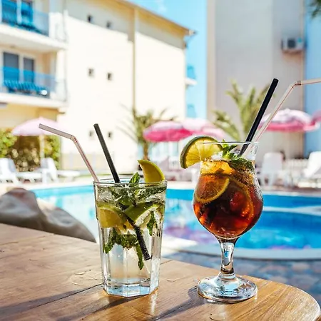 Complex Duni מלון 3*