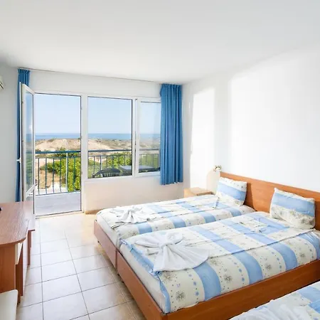 מלון Complex Duni 3*